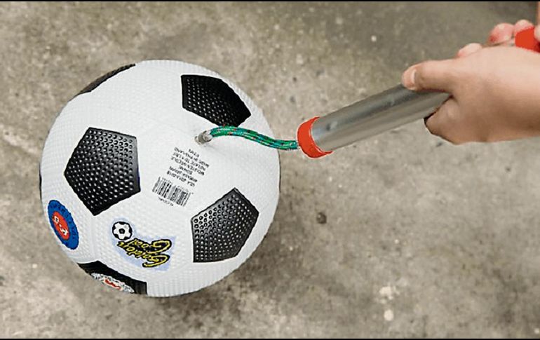 Conviene que el inflado de llantas y balones lo haga un adulto. ESPECIAL