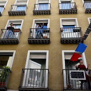 Regiones de España se oponen a reanudar actividades