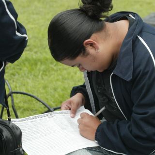 Anuncian apoyos económicos por hasta mil 800 pesos para madres solteras