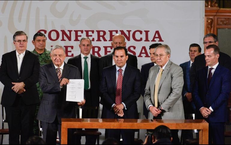 Con integrantes del Gabinete y de la Asociación Nacional de Hospitales Privados, se realizó la firma del convenio. SUN / D. Simón