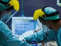 El gobierno michoacano mejora la remuneración del personal al frente del desafío de crisis sanitaria. AP / ARCHIVO