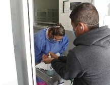 Al corte del día 11 de abril, se tomaron 207 muestras en los módulos itinerantes y 297 en las unidades fijas. EL INFORMADOR / ARCHIVO