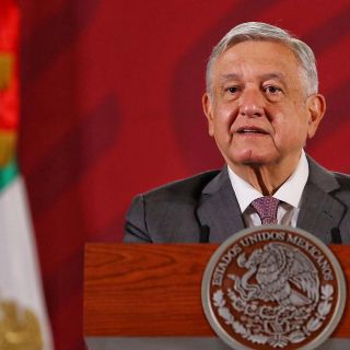 AMLO ofrece adelantar revocación de mandato para 2021