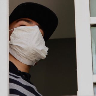 AMLO celebra que gente se quede en casa sin necesidad de toque de queda