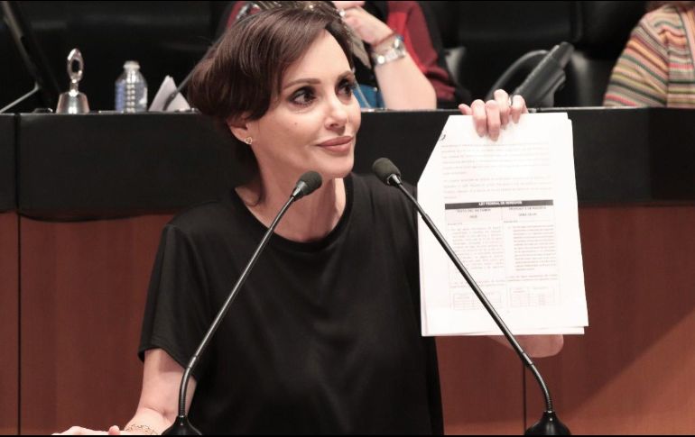 Lilly Téllez asevera en su comunicado que se queda como senadora sin partido. TWITTER/@LillyTellez