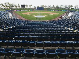 DESIERTOS. Los campos de beisbol en Estados Unidos no tienen actividad desde inicios del mes pasado. AFP • R. Freso