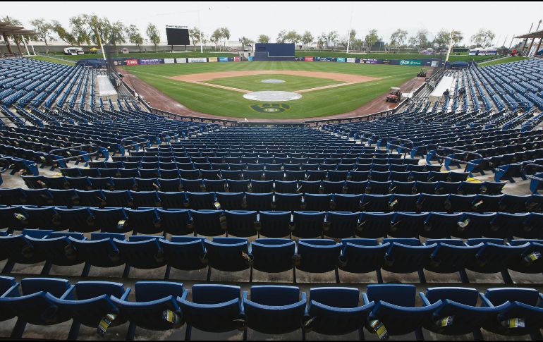 DESIERTOS. Los campos de beisbol en Estados Unidos no tienen actividad desde inicios del mes pasado. AFP • R. Freso