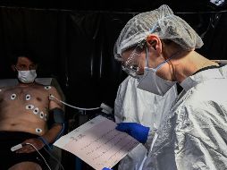 Al corte de la semana pasada, la CNDH recibió 224 escritos de queja relacionados con COVID-19. AFP / ARCHIVO