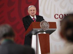 En su conferencia de prensa, López Obrador señaló que si hay gobiernos estatales que necesitan recursos extraordinarios y equipo médico para hacer frente al coronavirus COVID-19 se les entregarán. EFE/J. Méndez