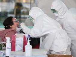 Se calcula que el costo de la prueba mexicana será de 300 pesos, en comparación, otras oscilan entre mil quinientos y 2 mil pesos. EFE/C. Kim