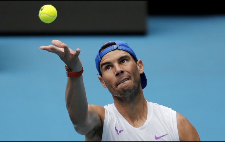 El tenista español Rafael Nadal aceptaría jugar a puerta cerrada después de que se supere la crisis sanitaria por COVID-19, en caso de ser necesario. AP  / ARCHIVO