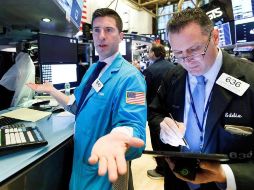 El marcado reaccionó con preocupación al dato de los 5.2 millones de ciudadanos que solicitaron una prestación por desempleo en la semana del 11 de abril. EFE/J. Lane