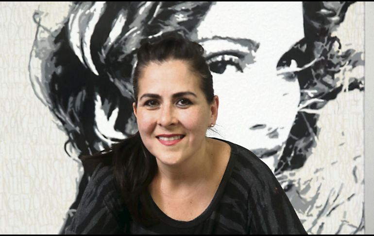 AYUDA. Para Karla de Lara el arte colabora en nuestros pensamientos creativos, la concentración y la organización de ideas. ARCHIVO