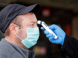 El Ministerio español de Sanidad cifró este jueves en 585 los nuevos fallecimientos por coronavirus en las últimas 24 horas. EFE / S. Sáez