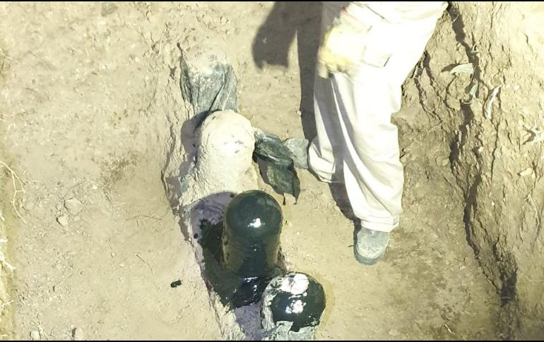 Elementos de Seguridad Física de Pemex encuentran la toma en el ducto Salamanca-Guadalajara, a la altura del kilómetro 228 848. ESPECIAL