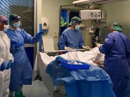 El número de personas actualmente positivas en el país es de 106 mil 962 y el aumento diario de estos casos confirmados ha sido solo de 355. AFP / ARCHIVO