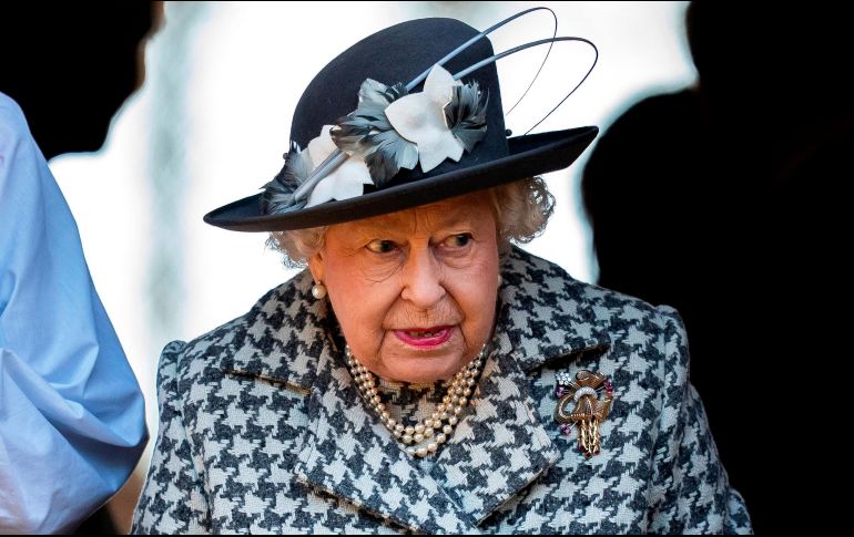A causa de la epidemia, Isabel II se encuentra retirada junto a su esposo, el príncipe Felipe, en el castillo de Windsor. Ambos forman parte de la población de riesgo frente al virus. EFE / ARCHIVO