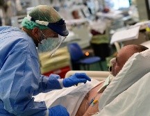 Europa sigue siendo el continente más afectado, con un millón 115 mil 555 casos positivos y 97 mil 985 fallecimientos. AFP / ARCHIVO