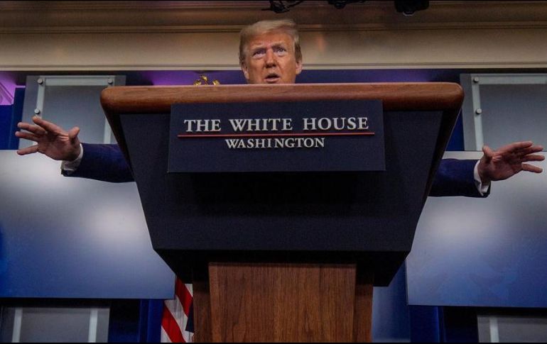 Trump advirtió este sábado a China con sanciones si comprueba que ese país es 