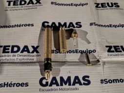 Luego de una inspección, los detenidos tenían dentro de una mariconera un arma de fuego tipo pluma con un cartucho calibre 22. ESPECIAL