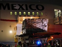 El material médico fue descargado por personal del aeropuerto. NTX / ARCHIVO