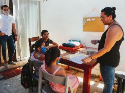 MEDIDAS.  Paulina y sus tres hijas tendrán un aula dentro de su casa. EL INFORMADOR • G. GALLO