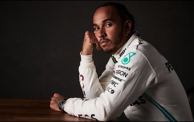 Hamilton dice que ''no hay sueño alguno de cambiar de equipo. Estoy con mi equipo de ensueño ('dream team', en inglés)''. TWITTER / @MercedesAMGF1