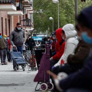 España registra ligero repunte de fallecidos diarios por coronavirus