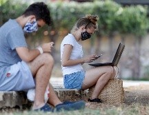 Los síntomas tienen una gran amplitud de rango en su severidad. Según la OMS, el 6% de los casos entra en estado crítico. EFE/Y. Zamora