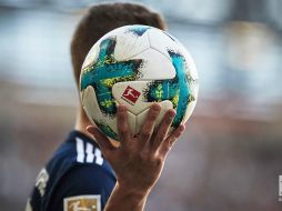 El balompié alemán podría regresar gracias al plan de sanidad que implementará la Liga para llevar a cabo los encuentros a puerta cerrada. FACEBOOK / Bundesliga Official