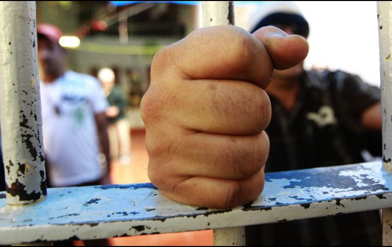 La mayoría de las personas que reciben el brazalete están sentenciadas por delitos patrimoniales y con penas no mayores a seis años de prisión. EL INFORMADOR/ARCHIVO