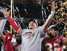 LO QUIEREN. Mahomes está a las puertas de su cuarta temporada en la Liga, en la que ganará cerca de 2.7 millones de dólares. AP / D. Phillip