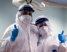 Piden a la gente que pare las agresiones hacia el personal de salud y que atiendan las medidas de protección. EFE / A. Carconi