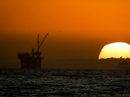 Según los últimos datos gubernamentales, las reservas de petróleo estadounidenses aumentaron en 15 millones de barriles durante la semana que terminó el 17 de abril. AP/ARCHIVO