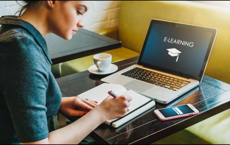 A DISTANCIA.  La oferta de cursos es variada y para todos los gustos. ESPECIAL