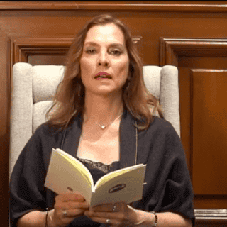 Beatriz Gutiérrez Müller invita a lectura en línea en el Día del Libro