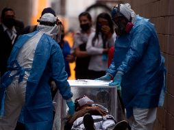 Según el subsecretario de Salud, Hugo López-Gatell, se estiman 250 mil personas enfermas y muchas más asintomáticas; la mitad acudiría a atención médica y alrededor de 10 mil 500 requerirían terapia intensiva. EFE / I. Villanueva