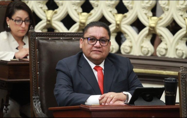 Nibardo Hernández realizó las declaraciones ante la burla de sus compañeros que realizaban sesión de manera virtual. TWITTER/@SanchezNibardo