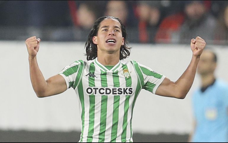Diego Lainez podría salir cedido del Real Betis para tener más actividad. AP / ARCHIVO