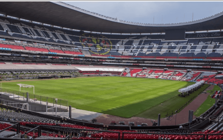Actualmente, se puede ver la mejora en el estado del terreno de juego, en el que seguirán trabajando para que una vez terminada la pausa en la Liga MX, esté a punto para el regreso de la actividad. TWITTER / @EstadioAzteca