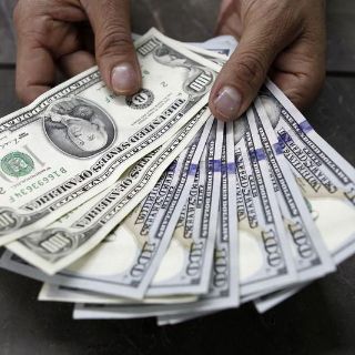 Dólar termina en 25.14 pesos, el cierre más alto en tres semanas