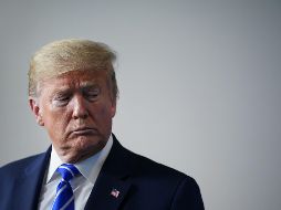 ''Y luego veo que el desinfectante lo golpea en un minuto. ¿Hay alguna manera de que podamos hacer algo así, inyectando dentro? Entonces sería interesante comprobar eso'', se preguntó el mandatario. AFP / M. Ngan