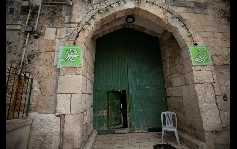 Este año, los fieles deben celebrar con su familia nuclear y se tienen que conformar con rezar en casa, lo que desvirtúa la noción colectiva de la festividad. EFE/A. Safadi