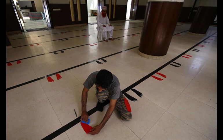 Este año, los fieles deben celebrar con su familia nuclear y se tienen que conformar con rezar en casa, lo que desvirtúa la noción colectiva de la festividad. EFE/A. Safadi