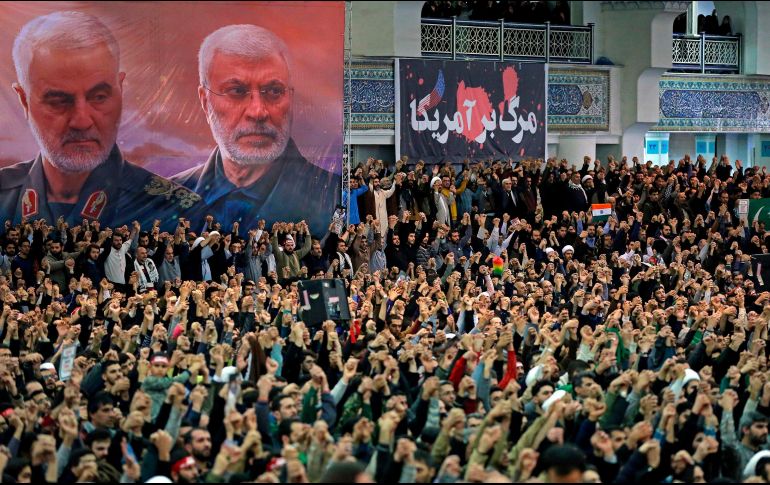 Ceremonia por el asesinato de Qasem Soleimani (izquierda), comandante de la Fuerza Quds. AP/Archivo