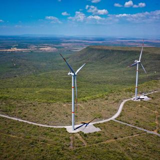 Piden retomar subastas de energía limpia tras bajón de petroprecios