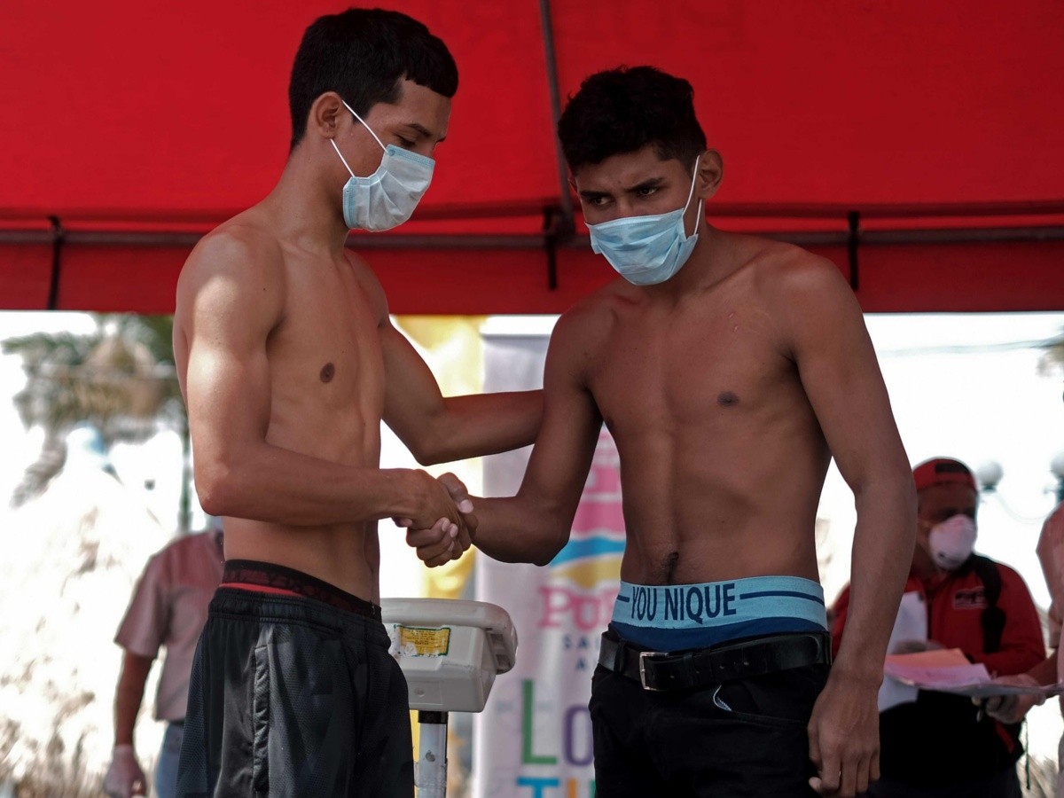  Nicaragua desafía la pandemia y organiza combate de box