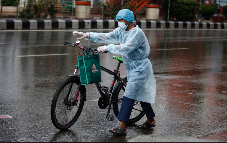 Según datos de la OMS y la UJH, hasta el momento, la tasa de personas recuperadas en el mundo es de 28.1 por ciento. EFE / M. Alam