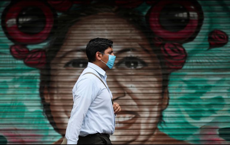 Entre las preguntas más frecuentes destacan acciones implementadas por personal sanitario, aspectos generales del COVID-19, casos registrados, entre otros. AP / ARCHIVO