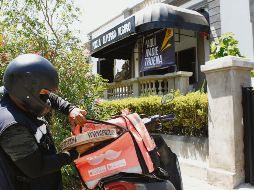 Equipo. Por medio de plataformas y personal propio, los restaurantes envían sus productos. El INFORMADOR •A. Camacho